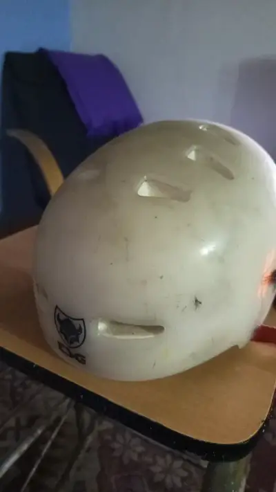 Casco de protección blanco para montañismo - miniatura 1