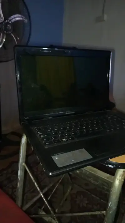 Laptop Lenovo G470 en buen estado - miniatura 1