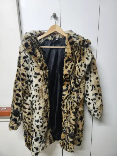 Abrigo de piel sintética animal print leopardo - miniatura 1
