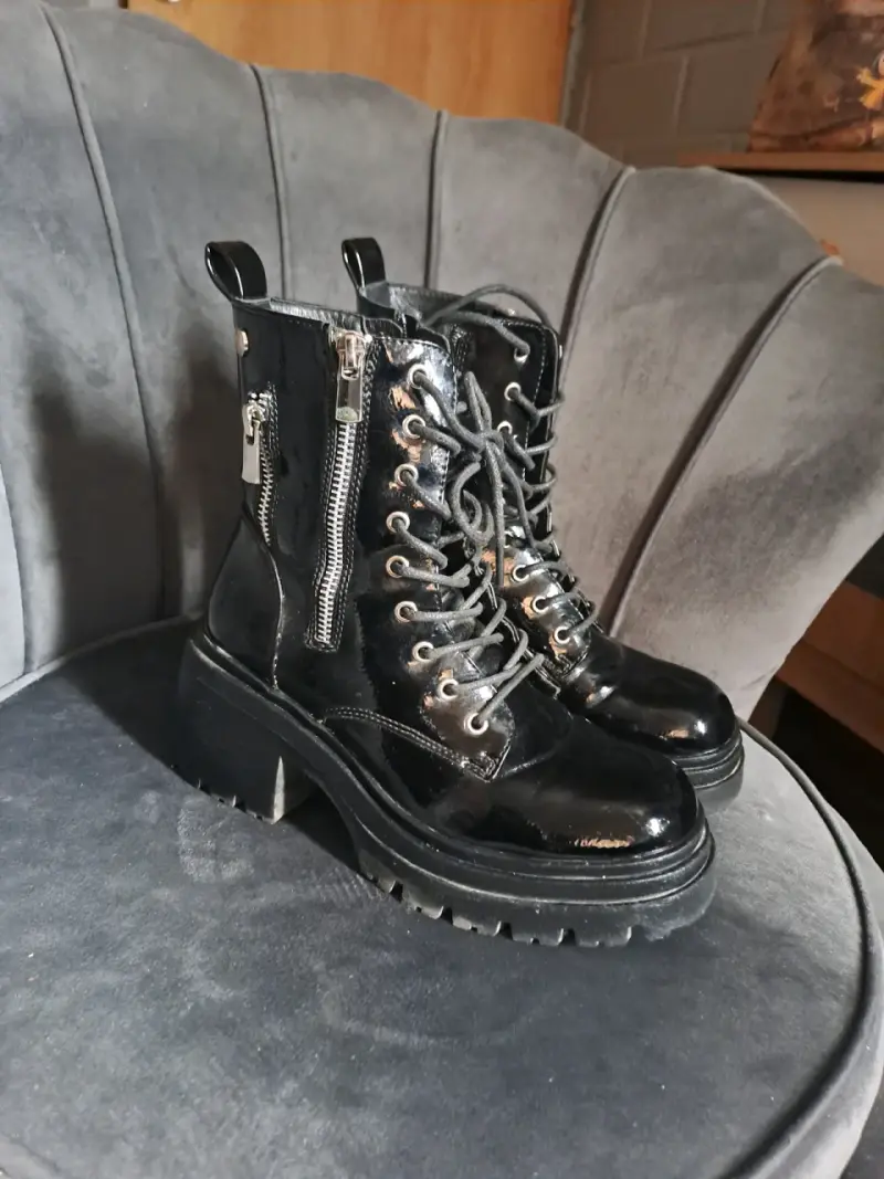 Botines negros de charol con plataforma - 1