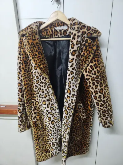Abrigo de leopardo peludo animal print - miniatura 1