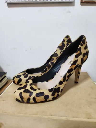 Tacones animal print de leopardo - miniatura 1