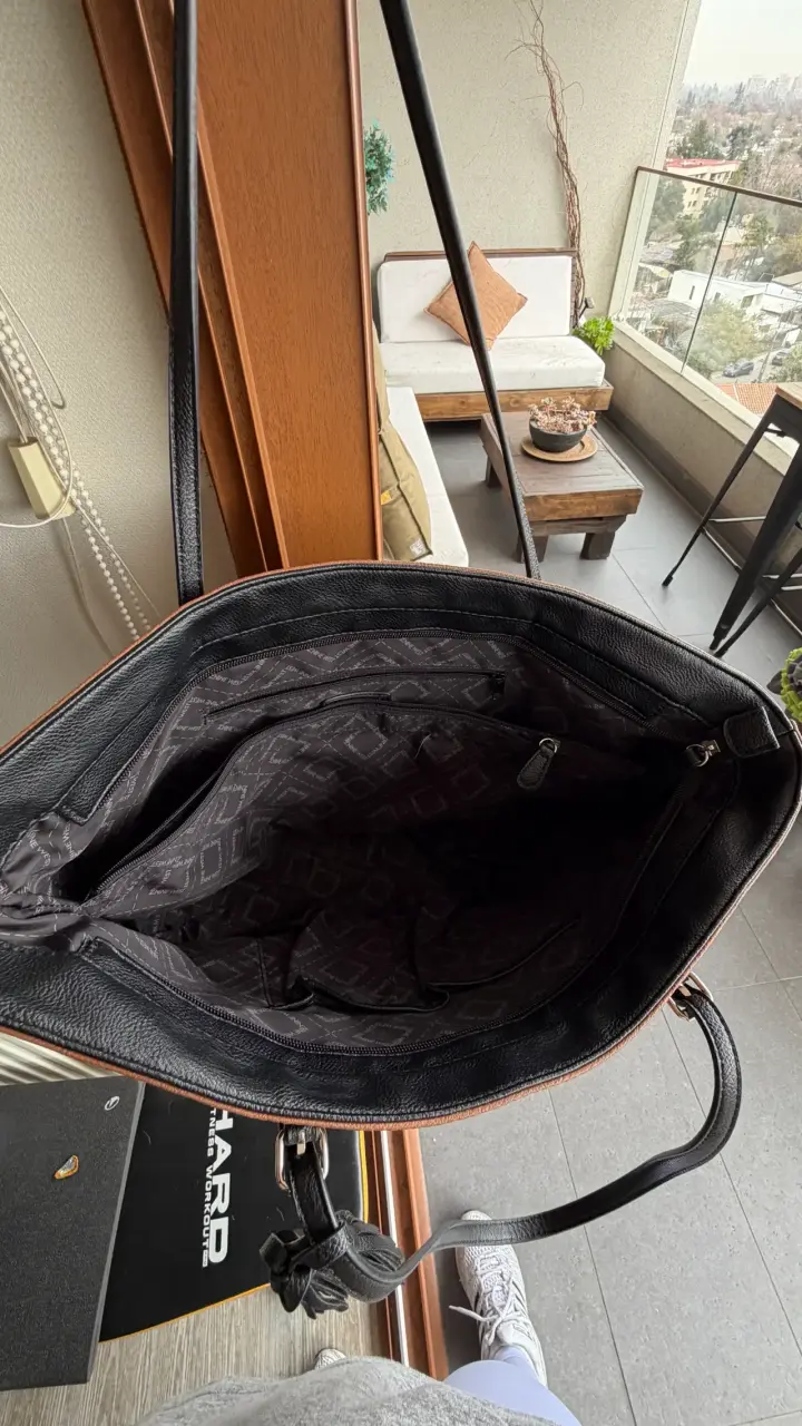 Bolso tote marrón de cuero sintético - 4