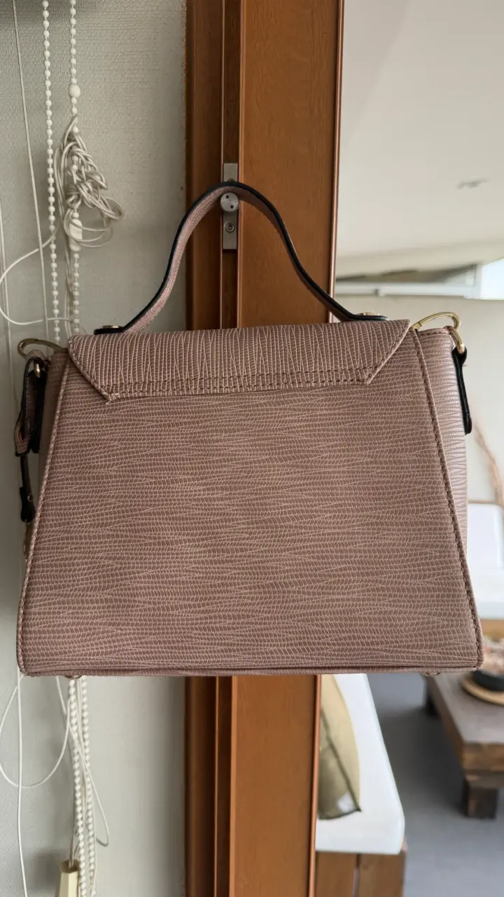 Cartera de mano beige elegante - 3