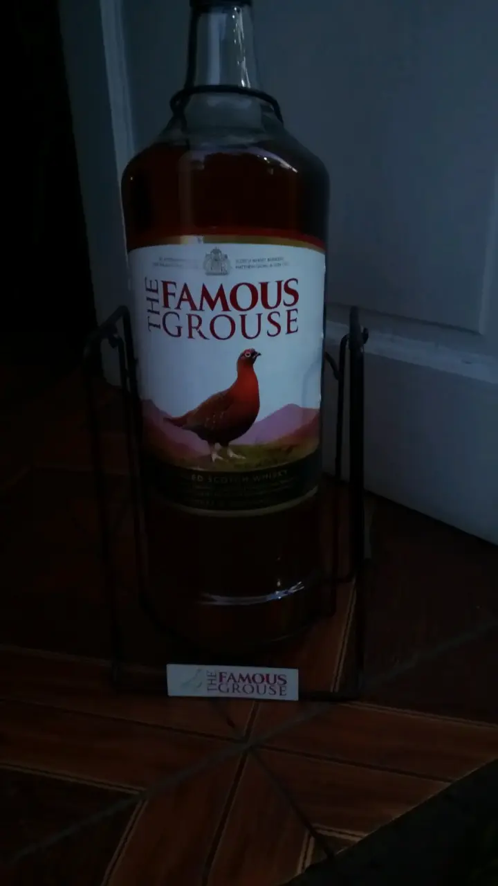 Botella de whisky The Famous Grouse 4.5L