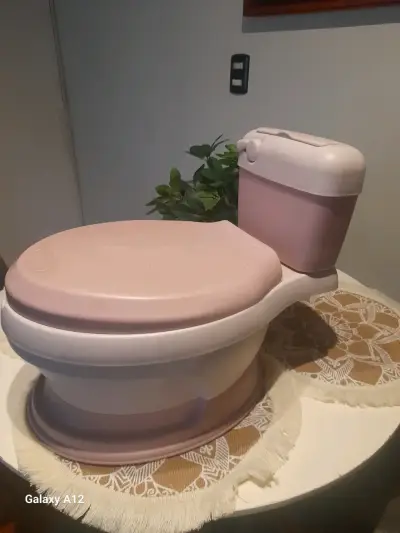Bacinica infantil rosada de plástico - miniatura 1