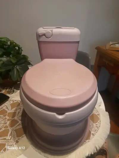 Bacinica infantil rosada de plástico - miniatura 2