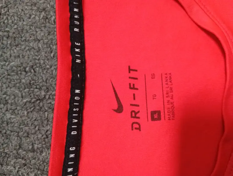 Polera Nike Dri-Fit Running roja - 2
