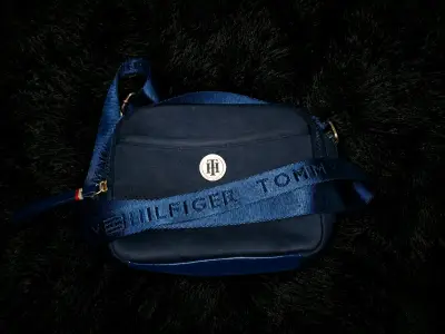 Bandolera Tommy Hilfiger azul marino - miniatura 1