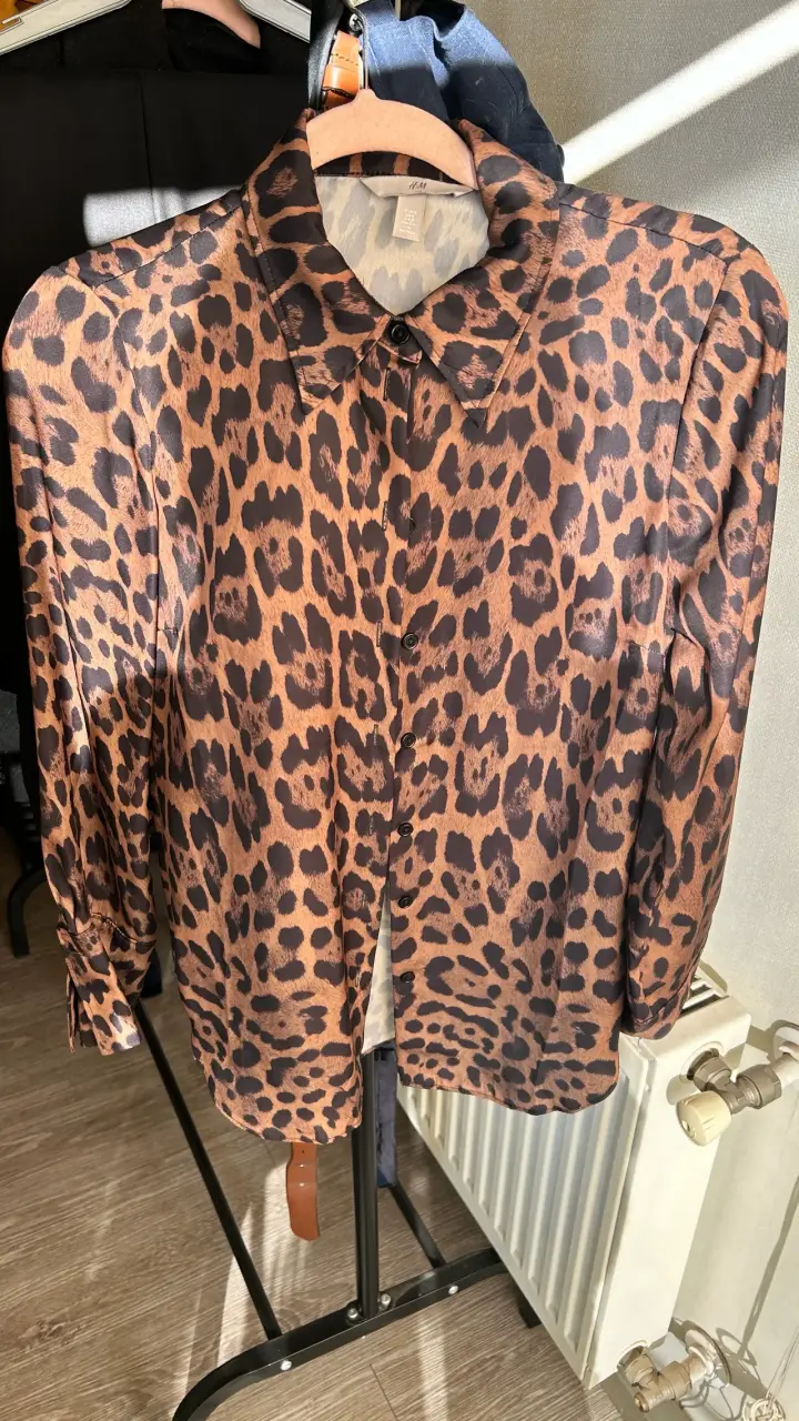 Blusa estampado animal print H&M - 1