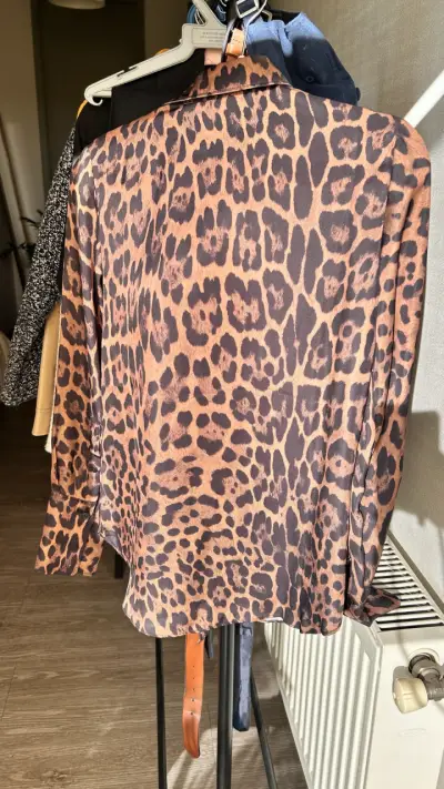 Blusa estampado animal print H&M - miniatura 2