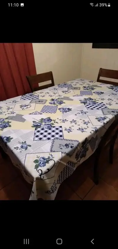Mantel de mesa con diseño floral azul - miniatura 1