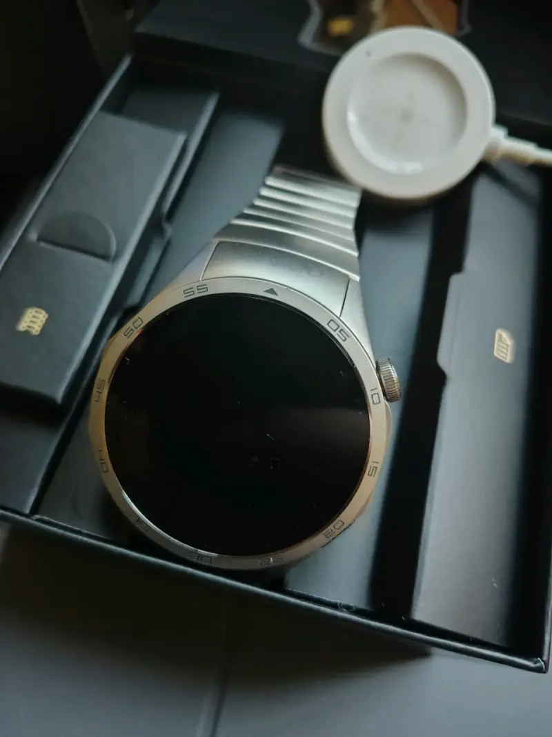 Huawei Watch GT 4 smartwatch - 2