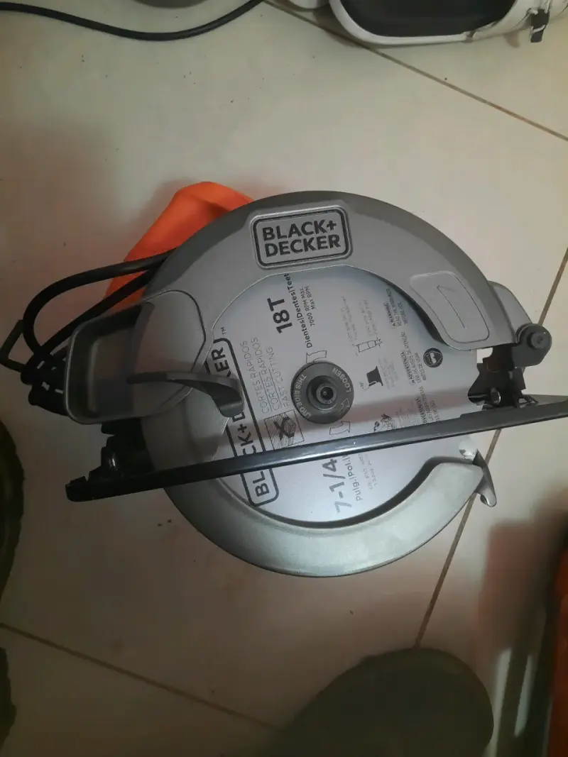 Sierra circular Black+Decker 7-1/4 pulgadas - 1