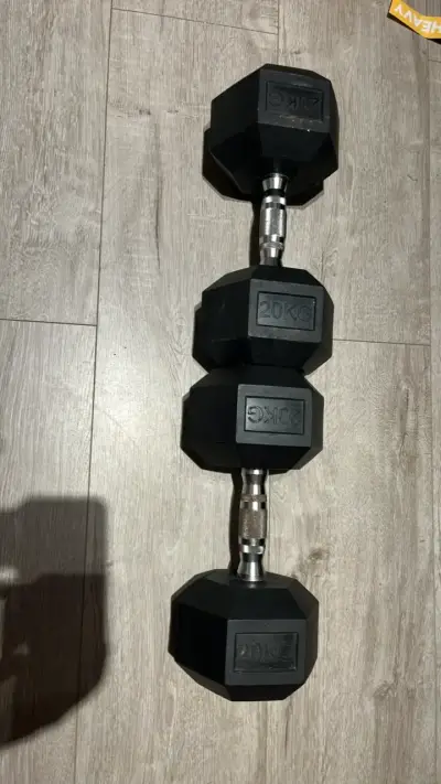 Mancuernas hexagonales de 20 kg - miniatura 2