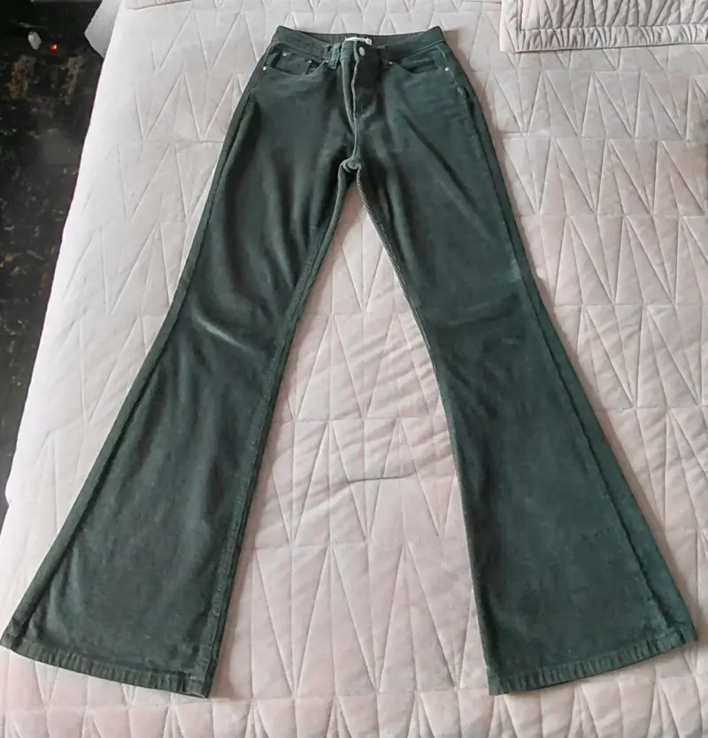 Pantalón flare de cotelé verde oscuro para mujer - 3