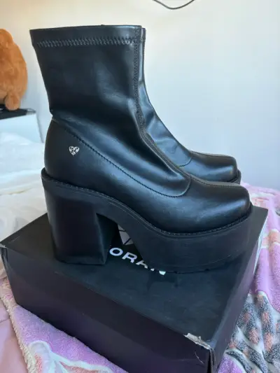 Botines efecto cuero negro con plataforma - miniatura 1