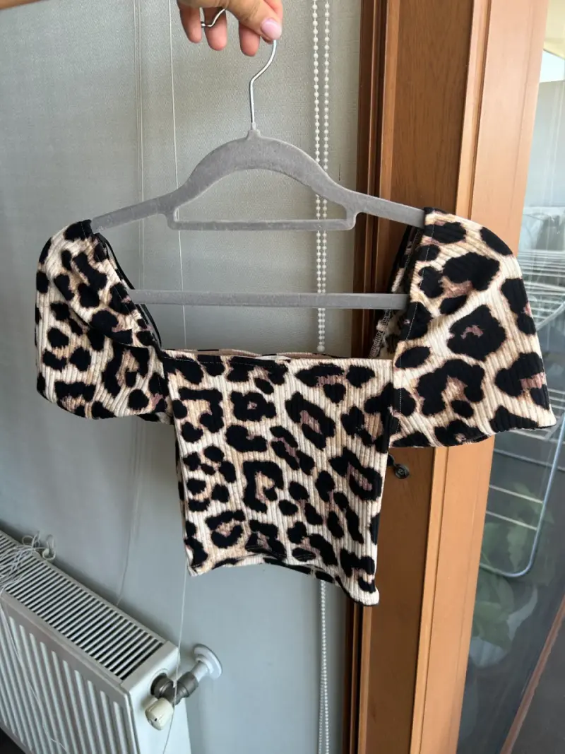 Top corto con estampado de leopardo - 2