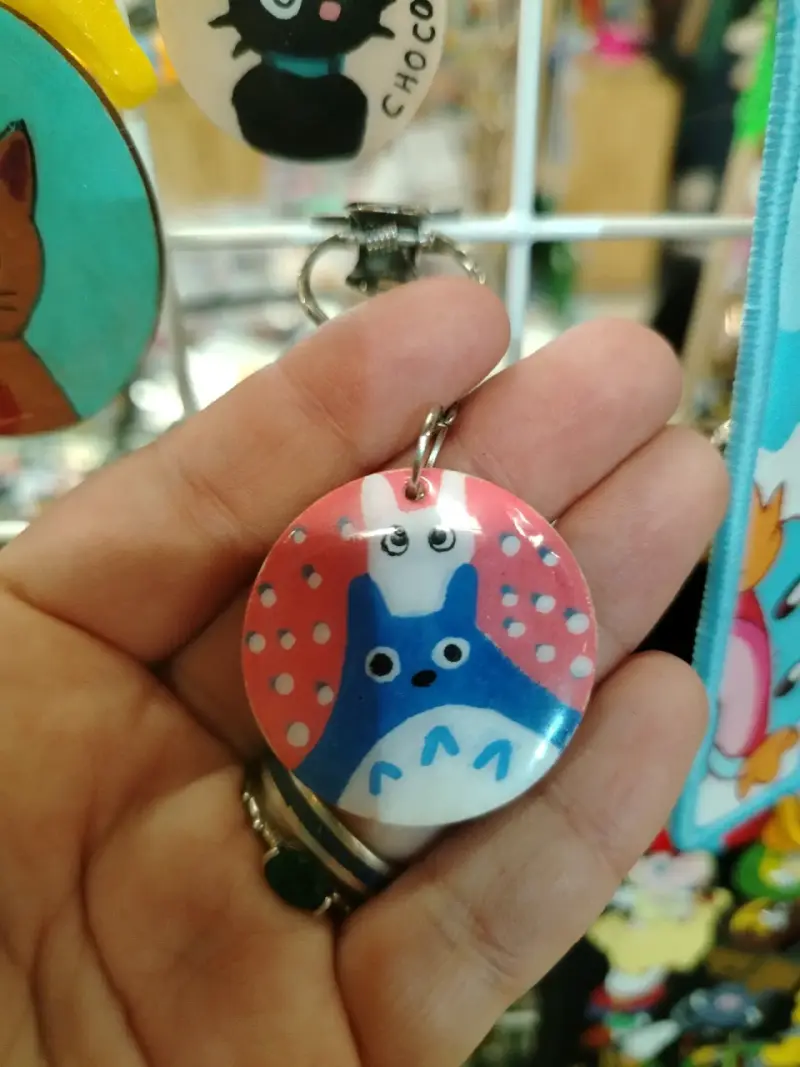 Llavero de Totoro pintado a mano