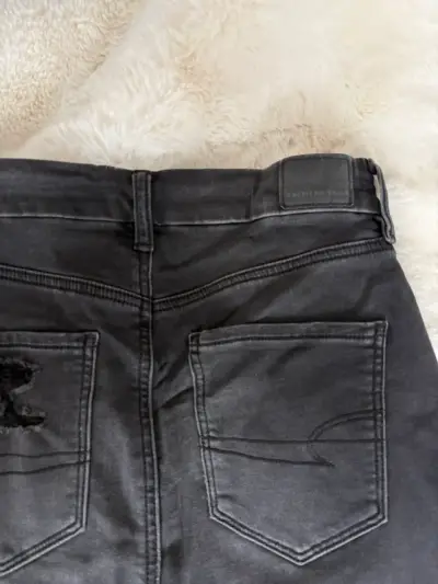 Jeans negros desgastados para mujee - miniatura 6