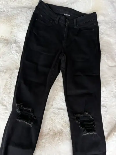 Jeans negros rotos American Eagle - miniatura 2