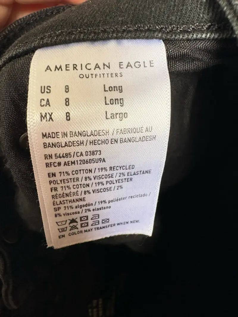Jeans negros rotos American Eagle - 3
