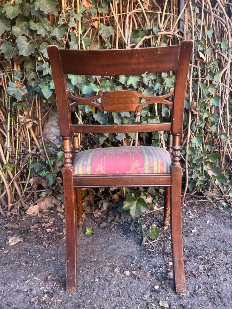 Silla vintage de madera con asiento tapizado - 3