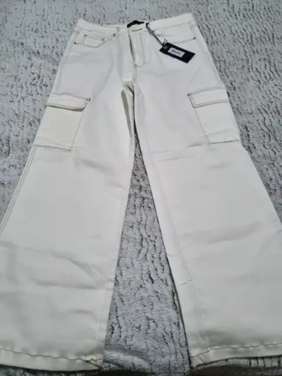 Pantalones cargo blancos de algodón nuevos - miniatura 1