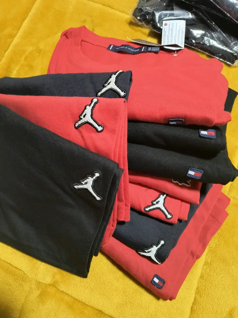 Pack de poleras Tommy Hilfiger y Jordan - 1
