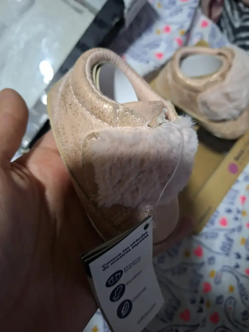 Zapatos de bebé rosados con peluche - 1