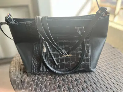 Cartera Amphora negra con diseño croco - miniatura 4