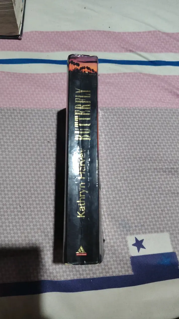 Libro 'Butterfly' de Kathryn Harvey - 2