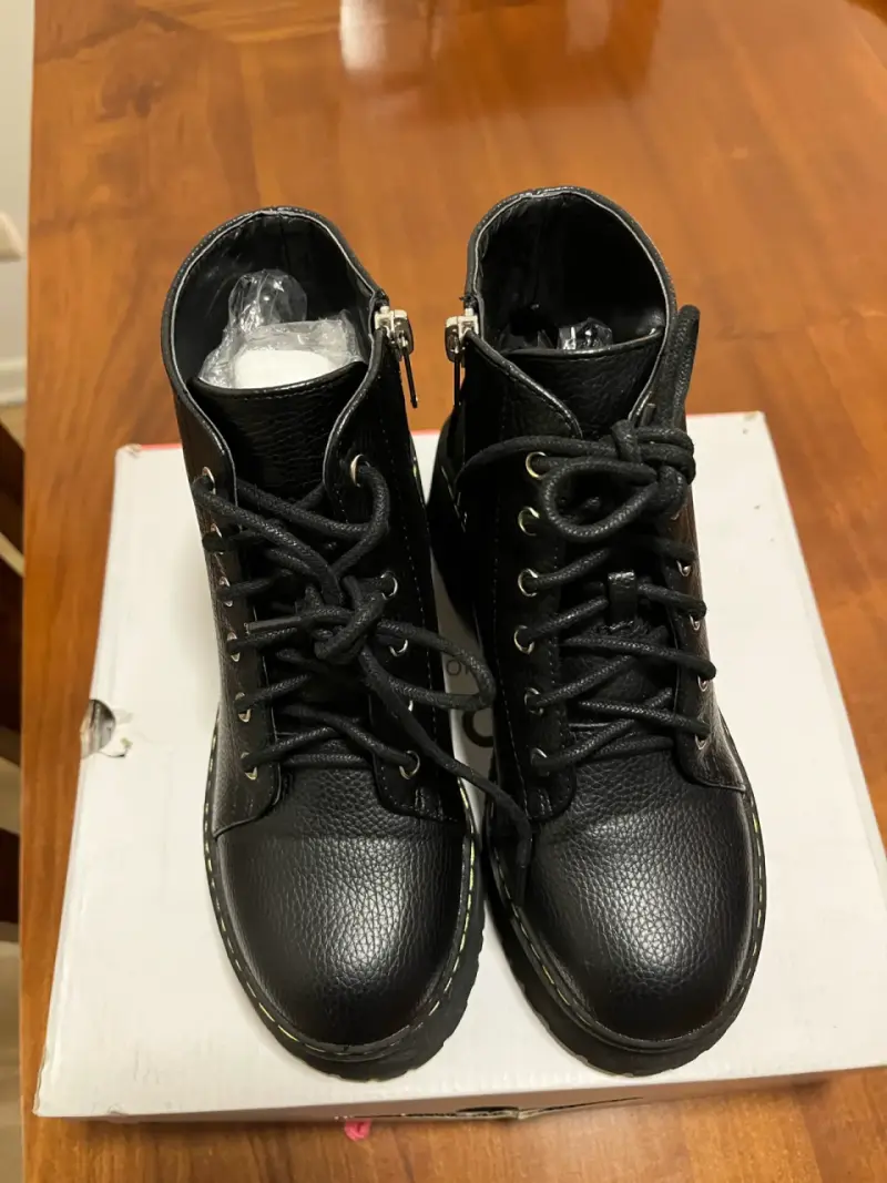 Botines negros de cuero con cordones - 1