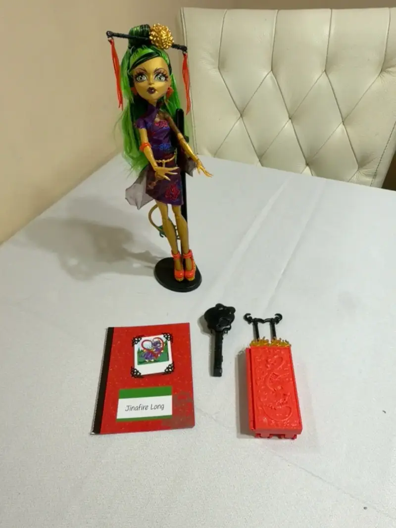 Muñeca Jinafire Long Monster High con accesorios - 4