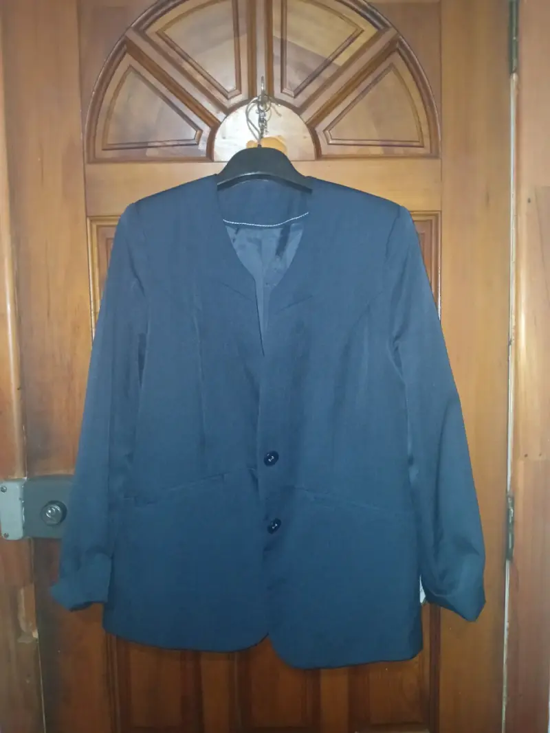 Blazer azul marino elegante para mujer