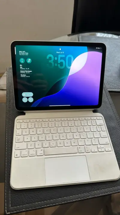 iPad con teclado Magic Keyboard - miniatura 1