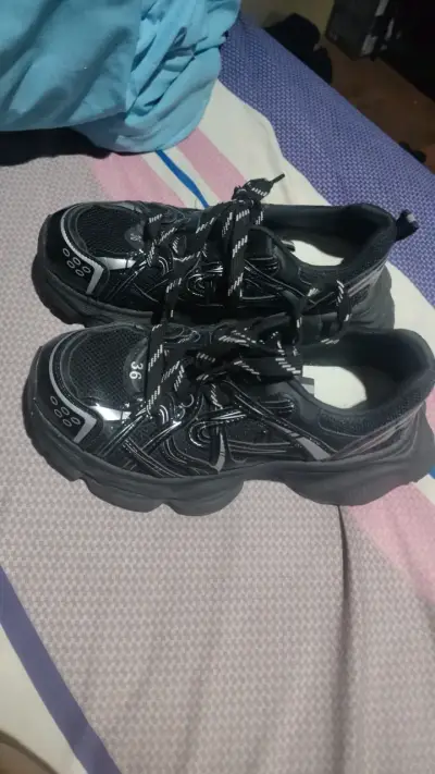 Zapatillas  negras - miniatura 1