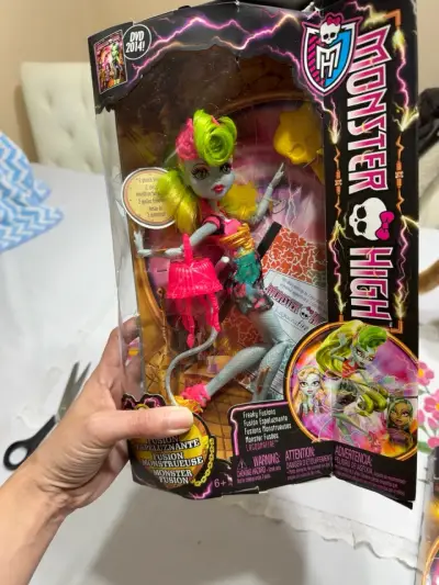 Monster High “Lagoonafire” Freaky Fusion - miniatura 1