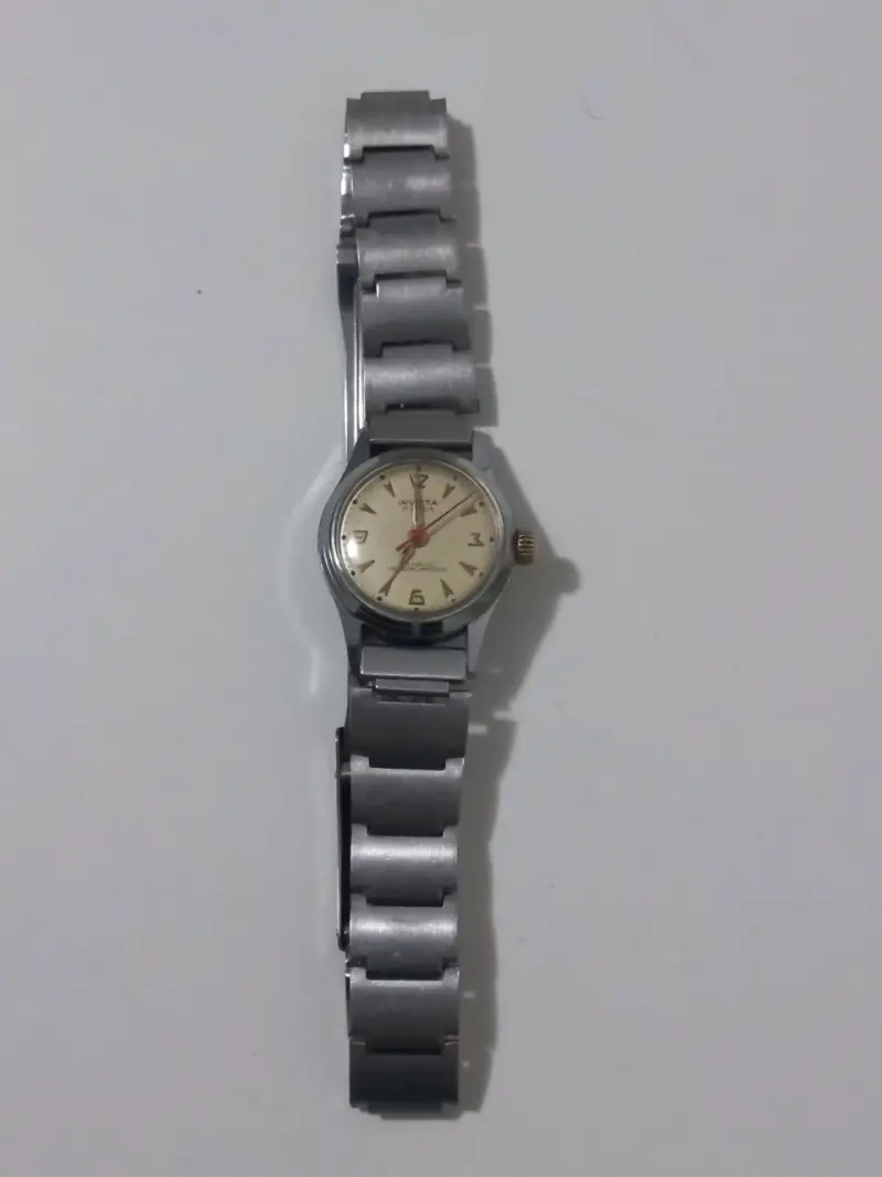 Reloj vintage Invicta de acero inoxidable - 2