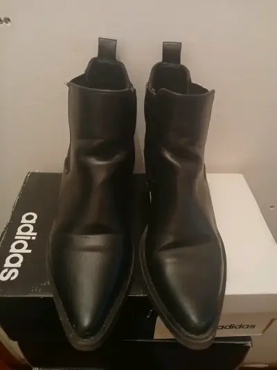 Botines de cuero negro para hombre - miniatura 1