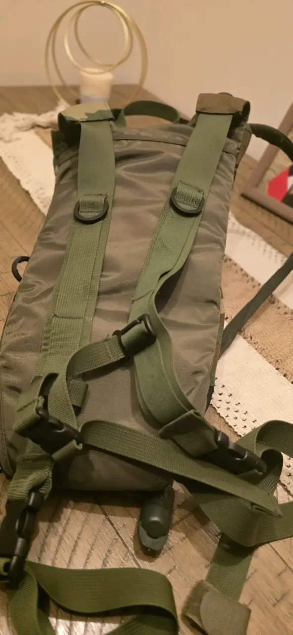 Mochila táctica verde militar resistente - 1