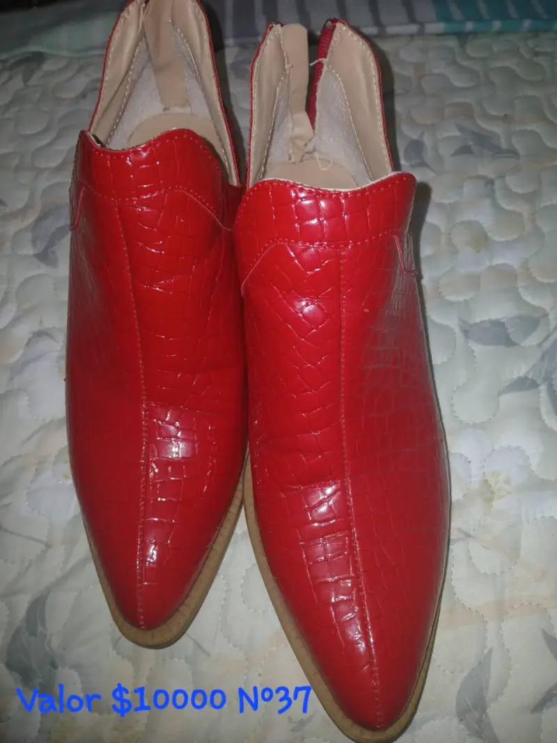 Zapatos rojos de charol talla 37