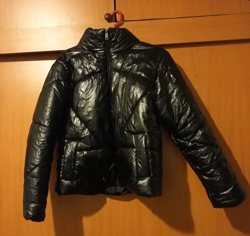 Parka negra para invierno