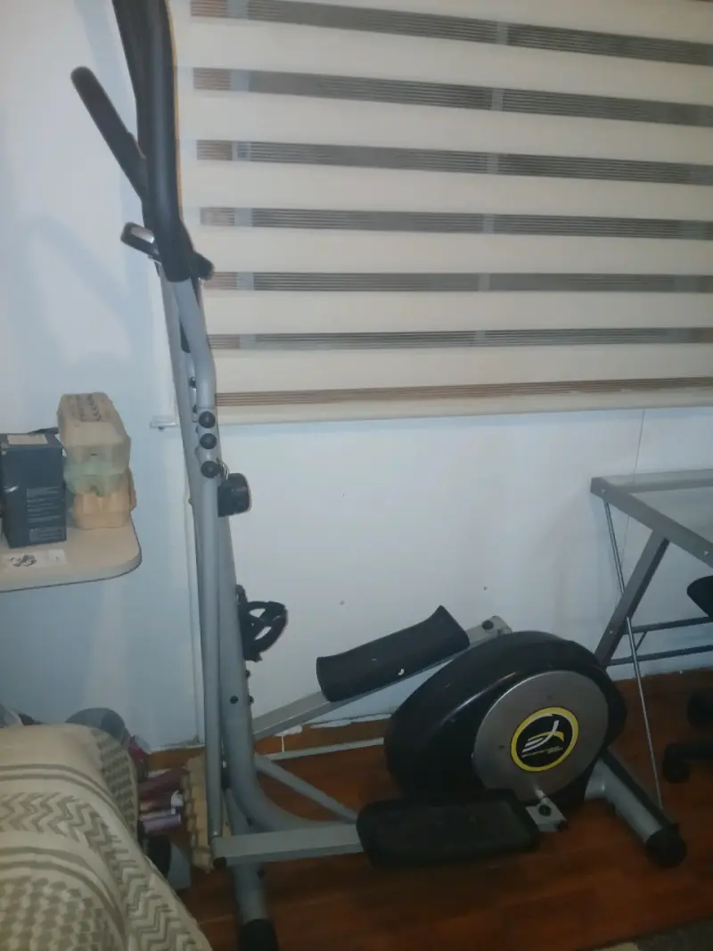 Bicicleta elíptica plegable en buen estado