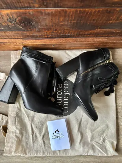Botines de cuero negro con tacón Aurora Conejero - miniatura 3