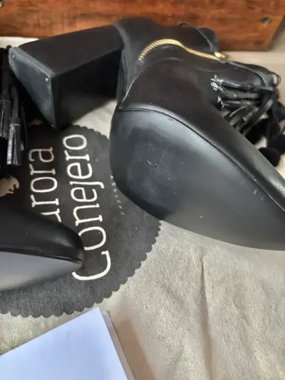 Botines de cuero negro con tacón Aurora Conejero - miniatura 4