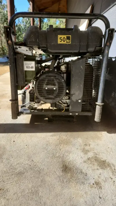 Generador a gasolina Bauker GG6300E - miniatura 2