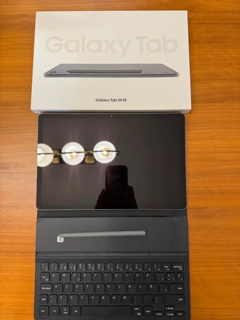 OFERTA Samsung Galaxy Tab S9 FE conteclado y lápiz - 1