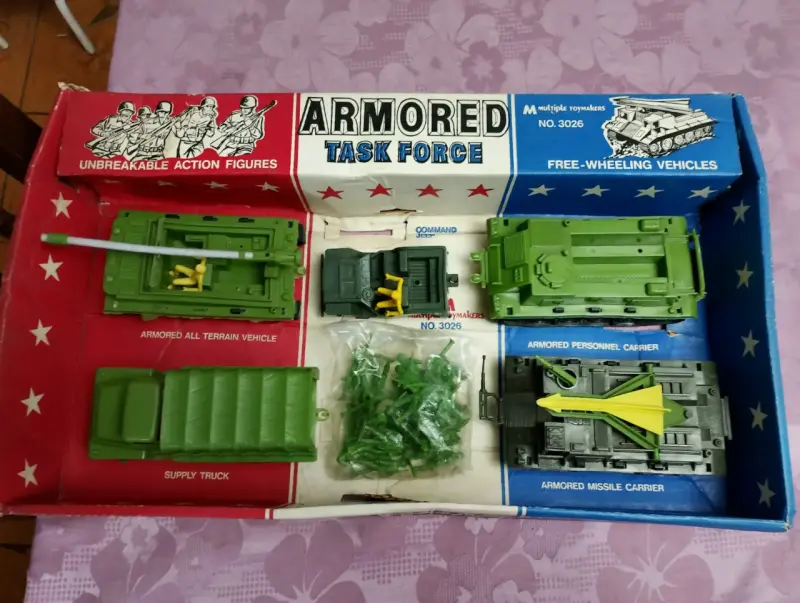 Antiguo Set de vehículos militares de juguete - 2