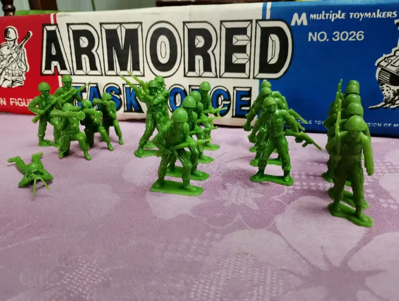 Antiguo Set de vehículos militares de juguete - 5